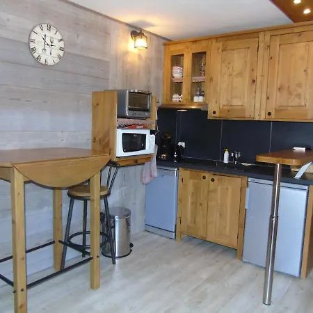 Chaleureux à - 4 Pers, Balcon, Parking, Proche Centre Et Télécabine - Fr-1-198-114