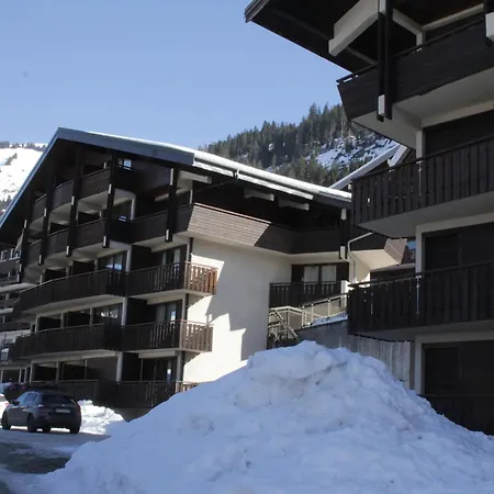 Chaleureux à - 4 Pers, Balcon, Parking, Proche Centre Et Télécabine - Fr-1-198-114